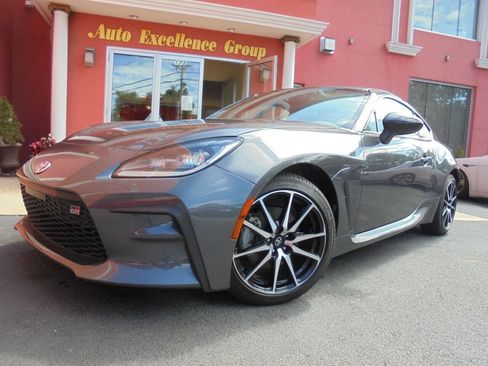 Used 2022 Toyota GR86 image 40