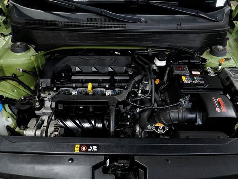 Certified 2022 Hyundai Venue SEL w/ Cargo Package image 9