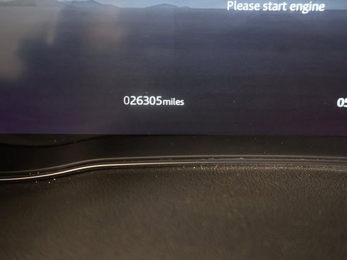 Used 2022 Jaguar E-PACE SE image 40