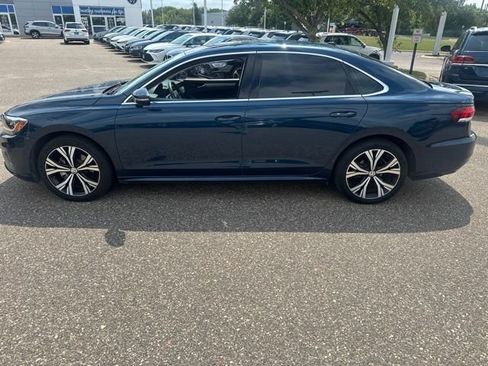 Used 2021 Volkswagen Passat 2.0T SE FWD image 6