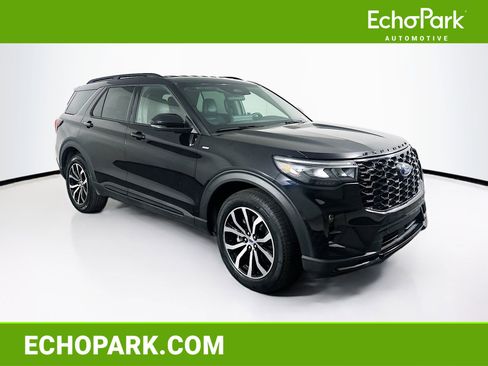 Used 2025 Ford Explorer ST-Line image 1