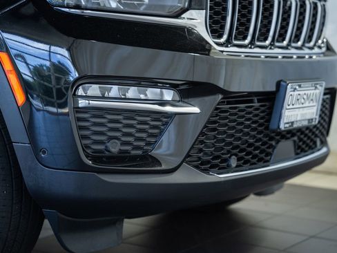Used 2022 Jeep Grand Cherokee Limited 4xe w/ Luxury Tech Group II AWD/4WD image 18