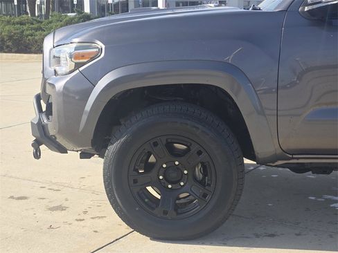 Used 2016 Toyota Tacoma TRD Sport w/ Towing Package image 8