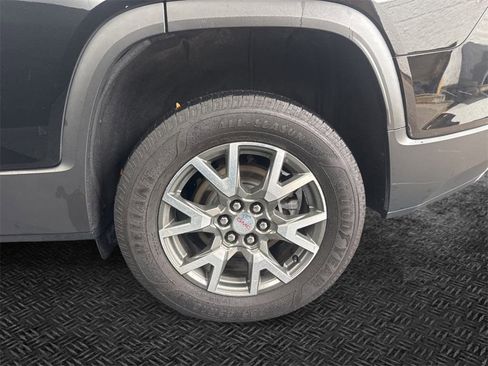 Used 2022 GMC Acadia SLE image 13