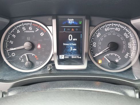 Used 2021 Toyota Tacoma SR5 RWD image 15