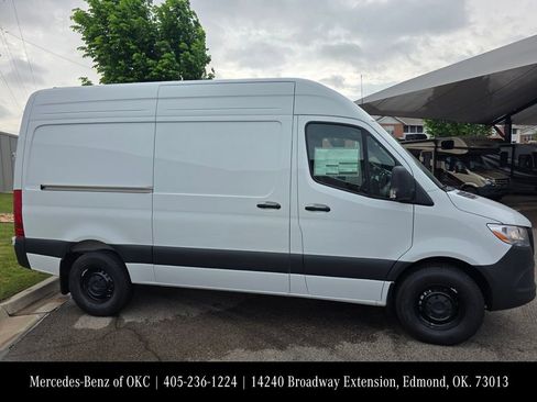 New 2026 Mercedes-Benz Sprinter 2500 image 3