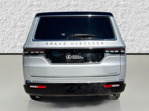 Used 2024 Jeep Grand Wagoneer L Series III image 4