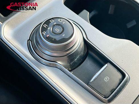 Used 2024 Ford Edge SEL image 19