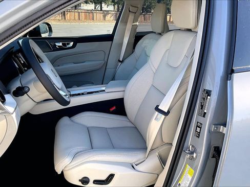 New 2026 Volvo XC60 T8 Ultra w/ Protection Package Premier image 11