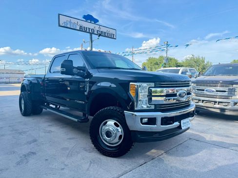 Used 2017 Ford F350 Lariat w/ Lariat Value Package AWD/4WD image 1