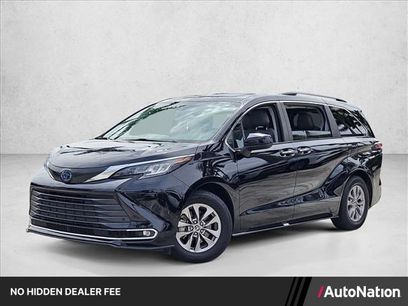 Used 2022 Toyota Sienna XLE