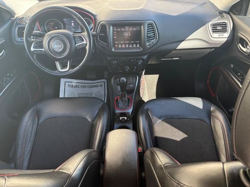 Used 2018 Jeep Compass Trailhawk AWD/4WD image 11