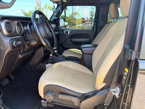 Used 2020 Jeep Wrangler Sport AWD/4WD image 2