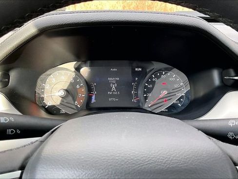 Used 2025 Jeep Compass Limited image 22