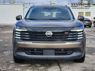 Used 2025 Nissan Kicks SR video 2