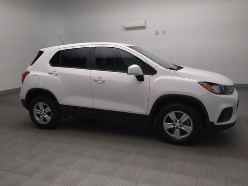 Used 2020 Chevrolet Trax LS w/ Tint and Cruise Package AWD/4WD image 11