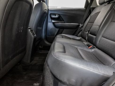 Used 2018 Kia Niro EX FWD image 24