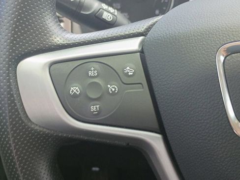 Used 2024 GMC Terrain SLE w/ Driver Convenience Package FWD image 19