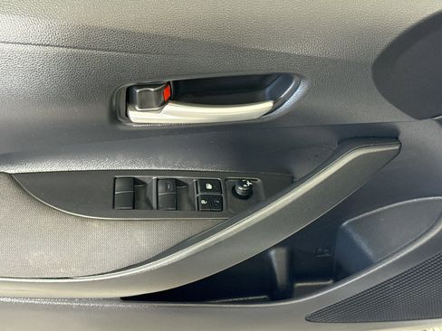 Used 2020 Toyota Corolla LE image 23