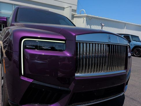 Used 2025 Rolls-Royce Cullinan AWD/4WD image 11