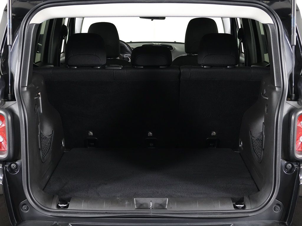 Used 2019 Jeep Renegade Latitude AWD/4WD image 16