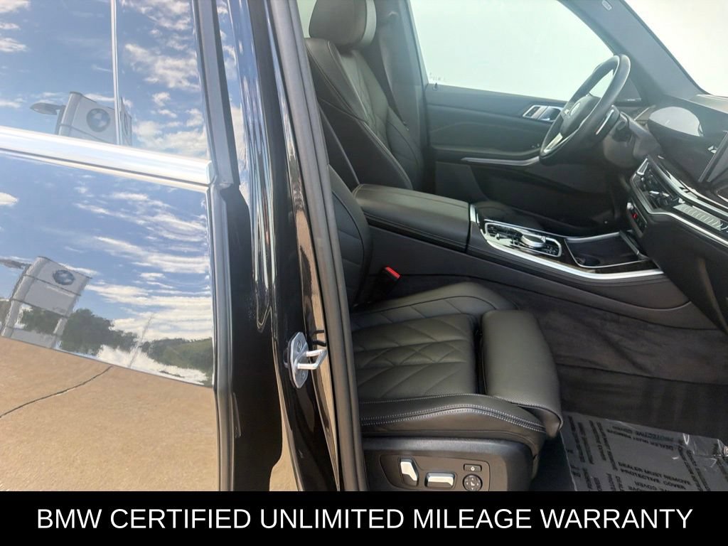 Used 2025 BMW X5 xDrive50e w/ Premium Package AWD/4WD image 17