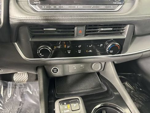 Used 2023 Nissan Rogue S FWD image 9