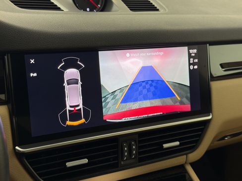 Certified 2023 Porsche Cayenne AWD/4WD image 25