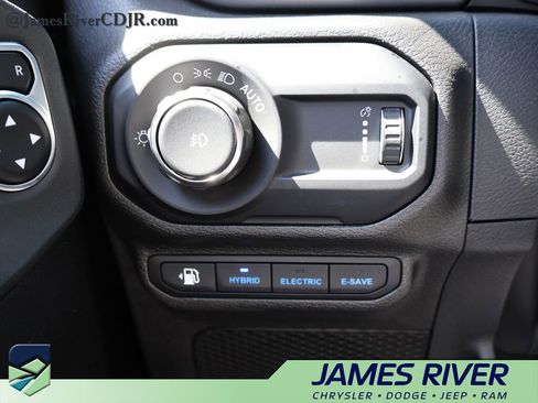Used 2023 Jeep Wrangler Unlimited Rubicon 4xe AWD/4WD image 30