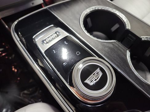 Used 2023 Cadillac Lyriq 2WD image 23
