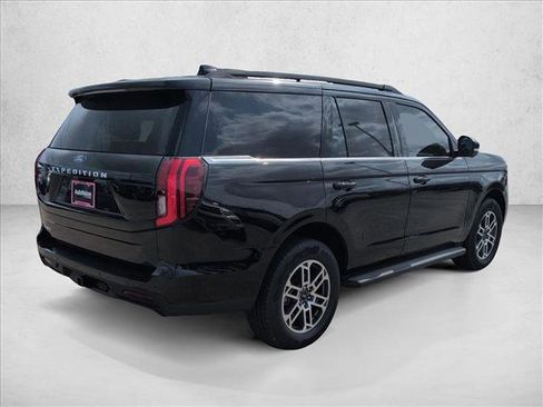 New 2026 Ford Expedition Active image 2