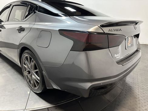 Used 2023 Nissan Altima 2.0 SR image 10