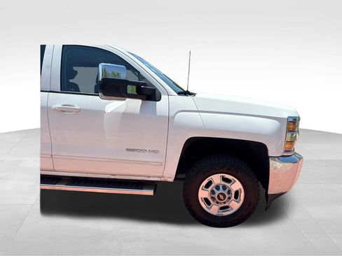 Used 2018 Chevrolet Silverado 2500 LT AWD/4WD image 32
