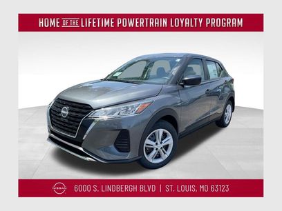 New 2025 Nissan Kicks Play S