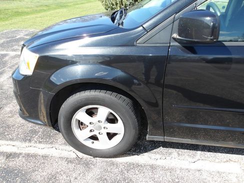 Used 2012 Dodge Grand Caravan SXT FWD image 33