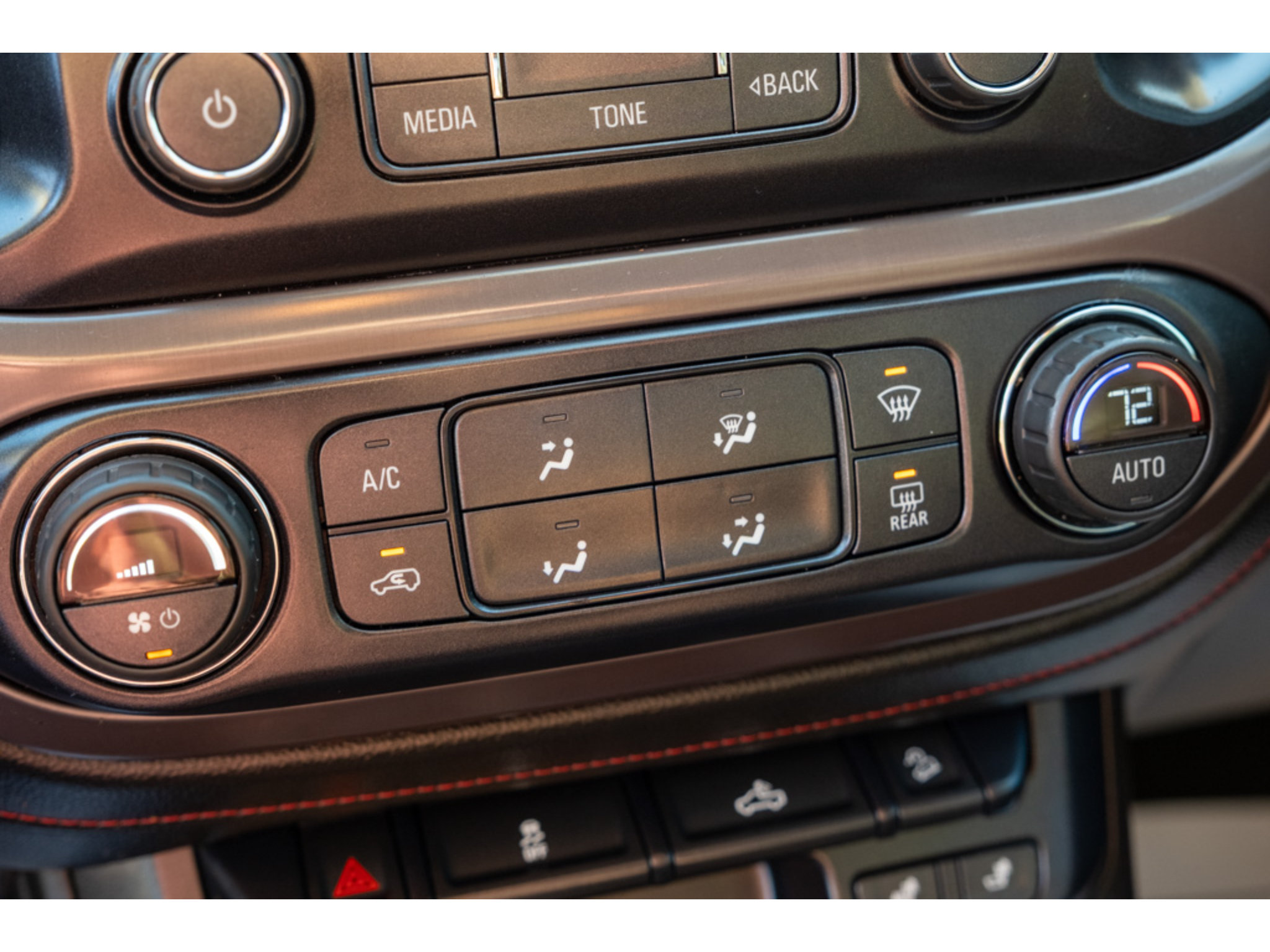 Used 2015 GMC Canyon SLE w/ All-Terrain Package RWD image 28