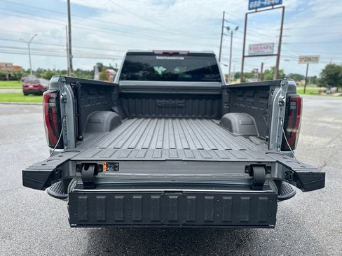 Used 2025 GMC Sierra 2500 AT4 AWD/4WD image 18