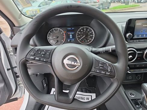 Used 2025 Nissan Sentra S FWD image 14