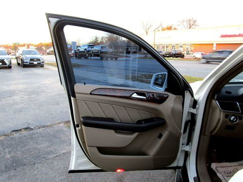 Used 2016 Mercedes-Benz GL 450 4MATIC 4dr GL 450 image 27