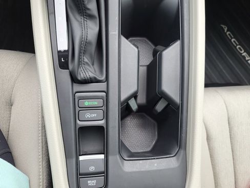 Certified 2025 Honda Accord SE image 36