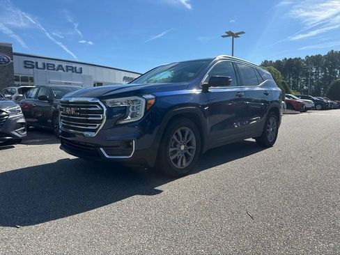 Used 2023 GMC Terrain SLT FWD image 1