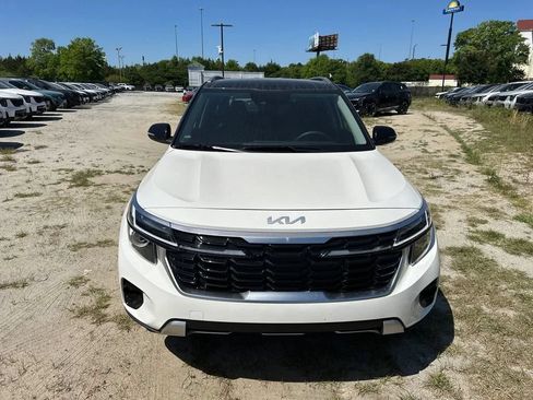 New 2026 Kia Seltos LX FWD image 2