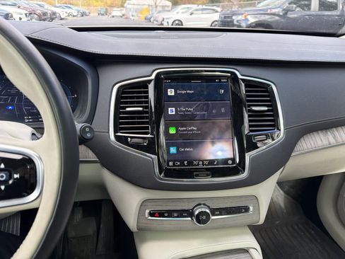 Certified 2024 Volvo XC90 T8 Ultimate w/ Protection Package Premier image 29