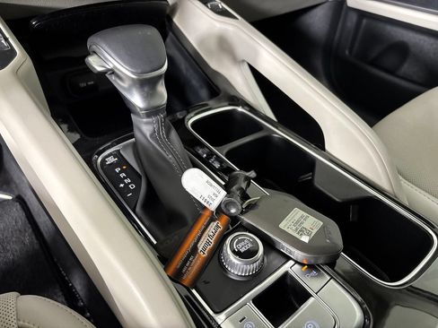 Used 2025 Kia Telluride S FWD image 22