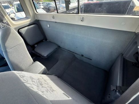 Used 2004 Nissan Frontier XE Desert Runner w/ (VTP) Value Truck Pkg image 33