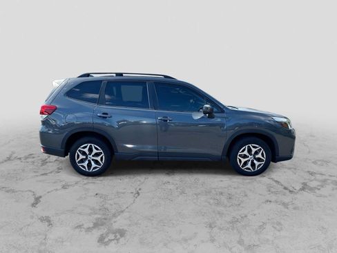 Used 2020 Subaru Forester Premium AWD/4WD image 9