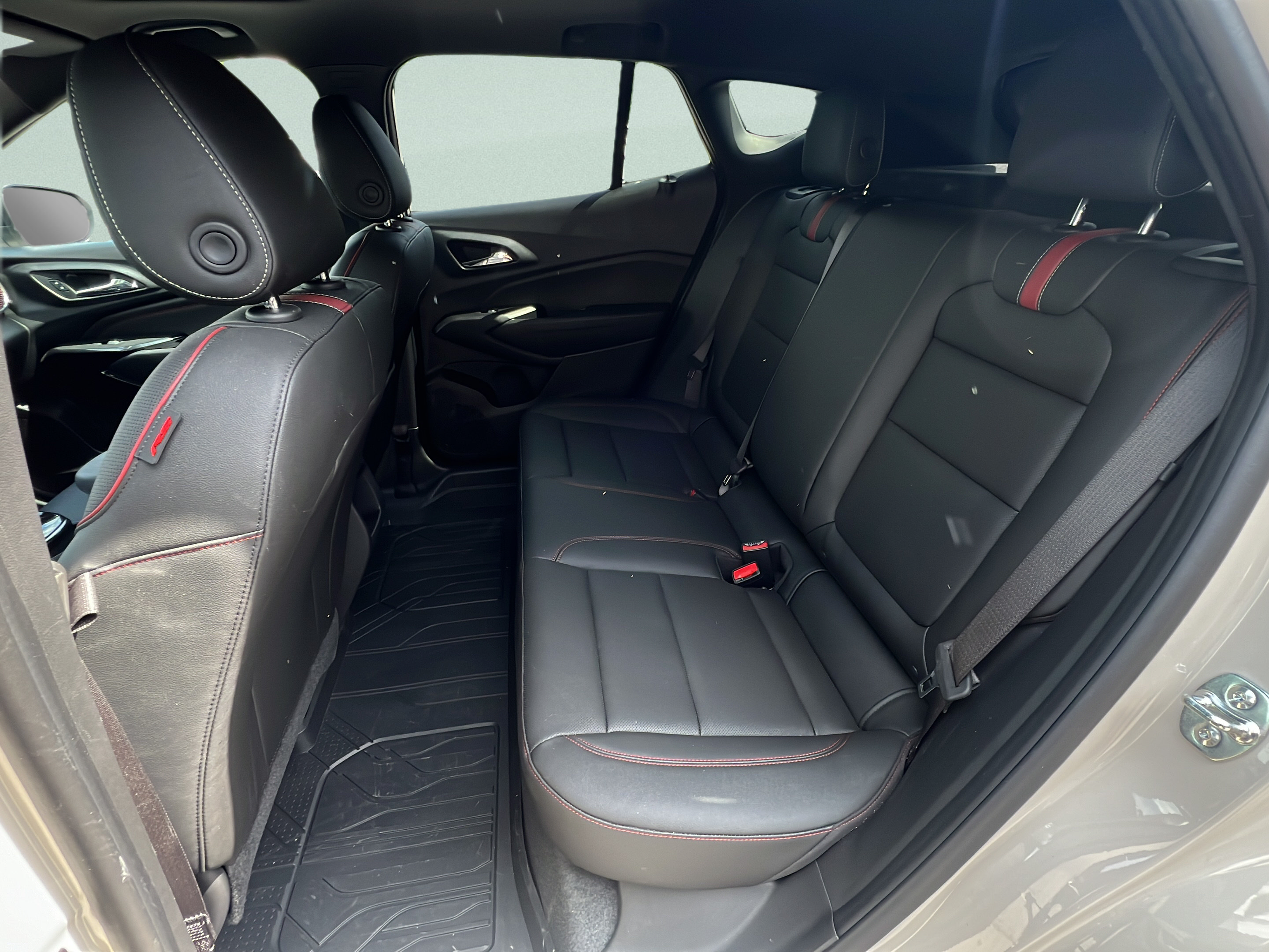 Used 2026 Chevrolet Trax RS w/ Sunroof Package FWD image 10