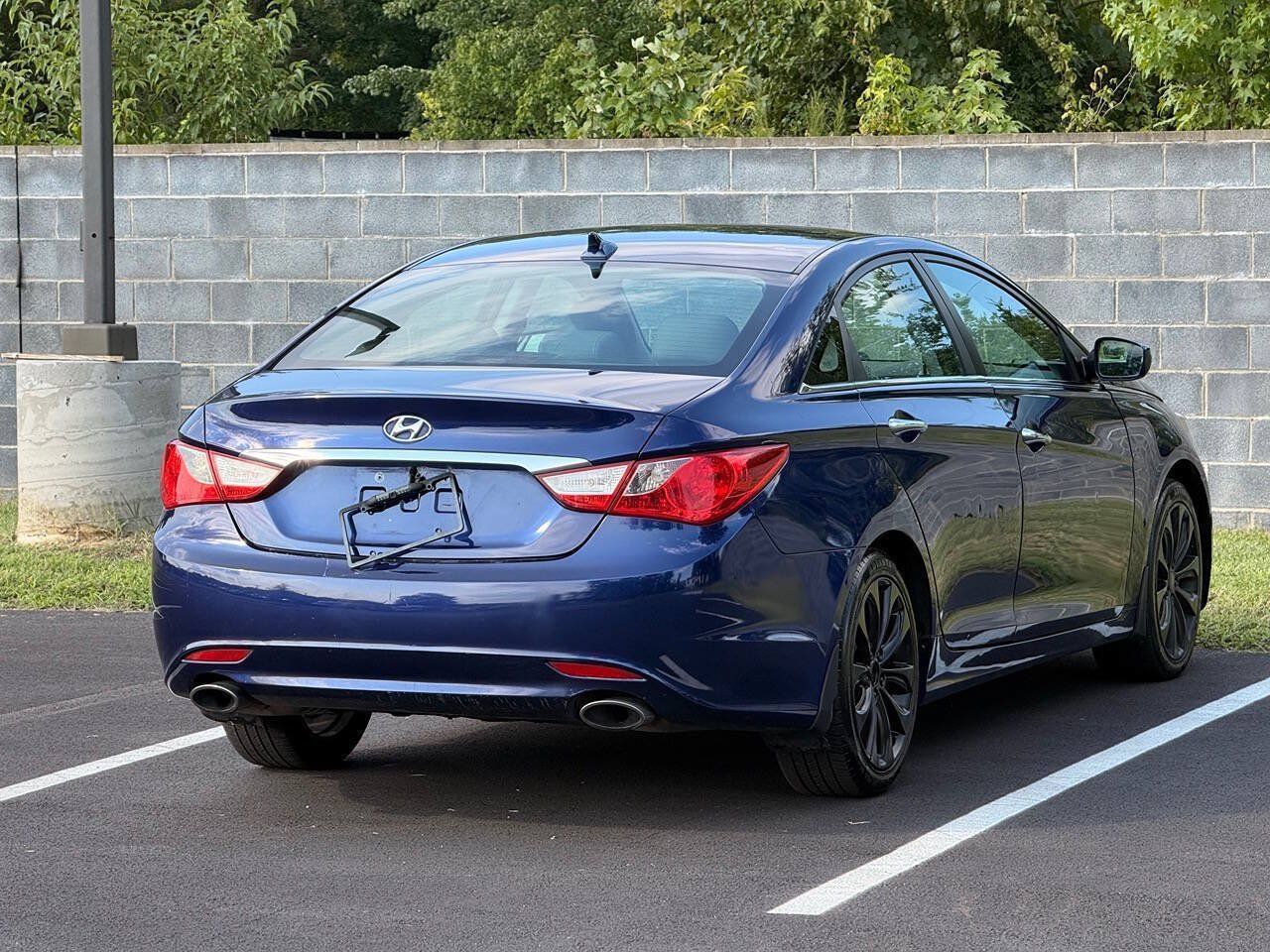 Used 2011 Hyundai Sonata SE w/ Navigation & Sunroof Pkg 4 FWD image 7