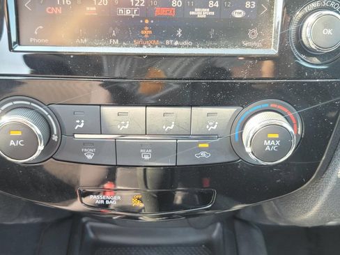 Used 2019 Nissan Rogue S AWD/4WD image 28
