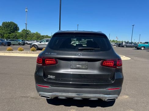 Used 2022 Mercedes-Benz GLC 300 image 6
